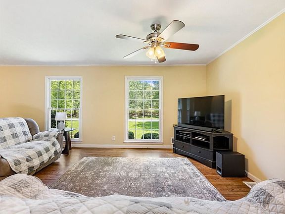 4th image of 296 Plantation Cir SW