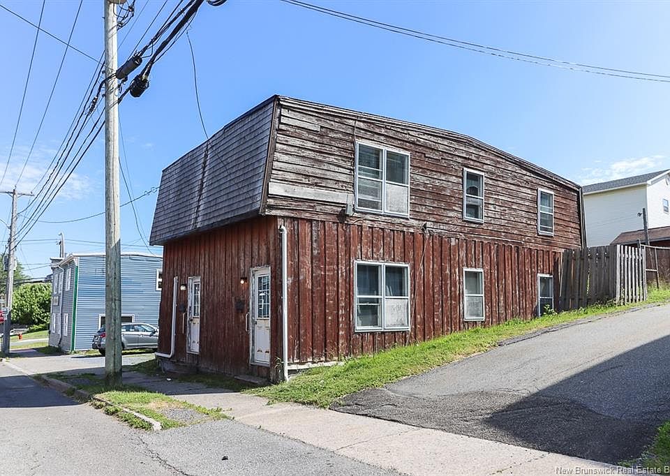 1st image of 304 Carmarthen St