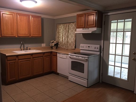 4th image of 2665 Bushwick Dr