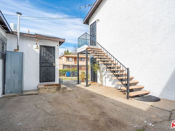 5th image of 3961 E 5th St