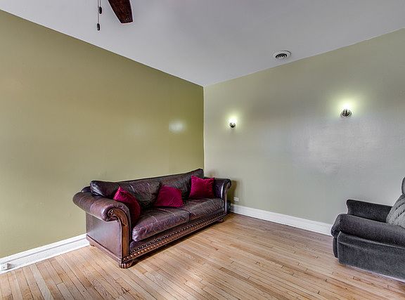4th image of 908 N Mozart St APT 1