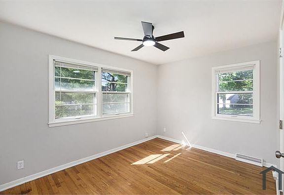 3rd image of 5719 W 97th St