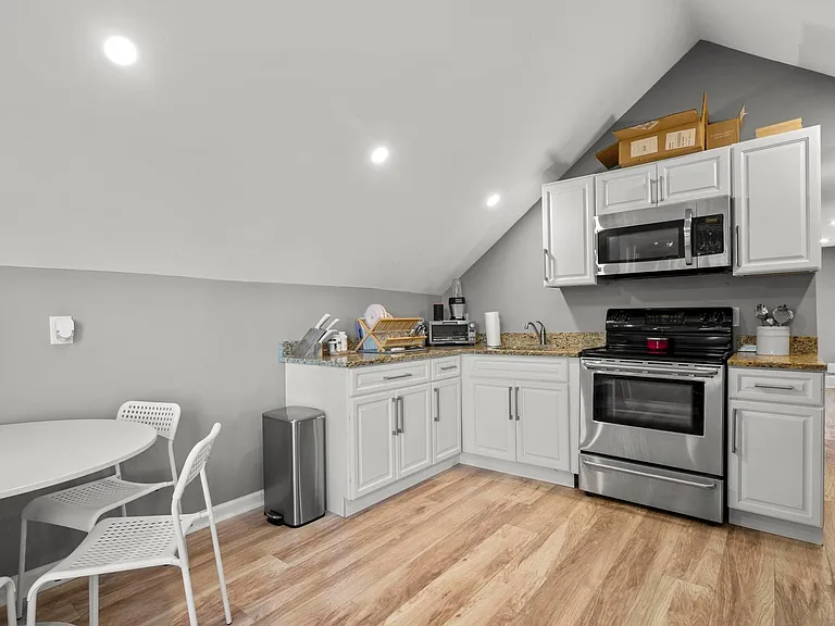 143 Washington Cir #3 — Photo 19