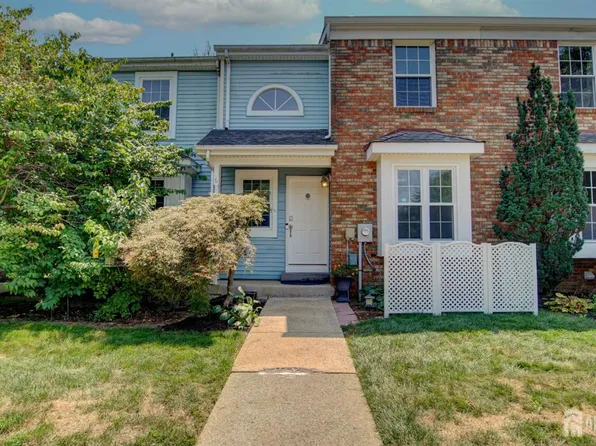 6 Pond Ct, Hillsborough, NJ 08844