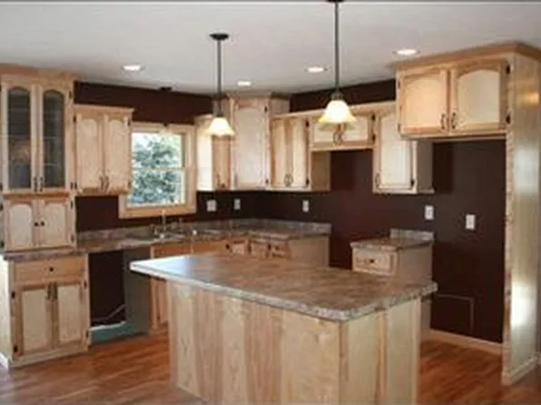 1370 E 12th St, Des Moines, IA 50316