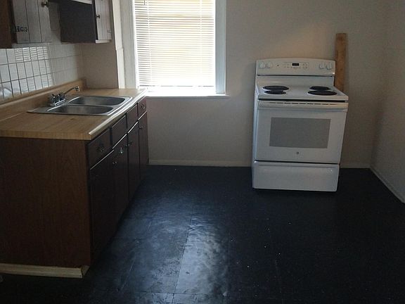 5th image of 8610 Broadway Ave Floor 1