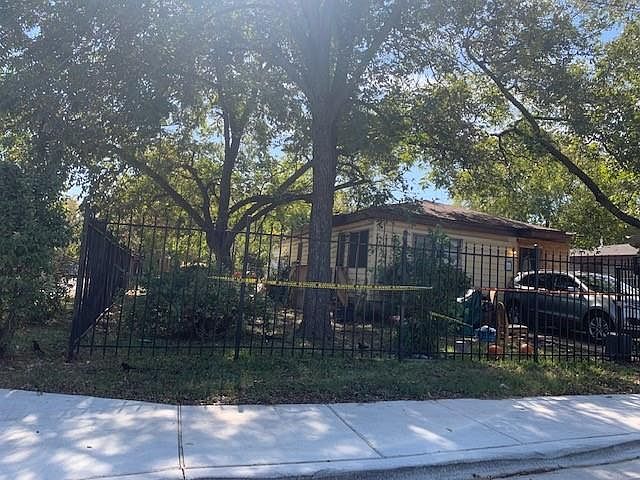 1st image of 2105 E 17th St