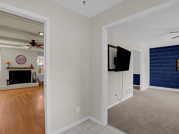 3rd image of 119 Bosworth Field Ct