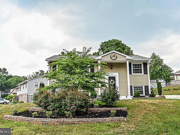 2nd image of 3801 Claremont Ln