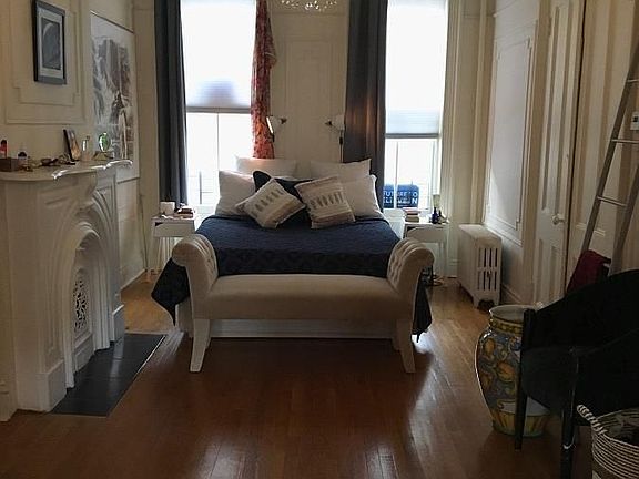 5th image of 187 Saint James Pl