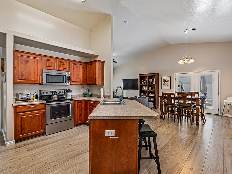 233 N Erastus Dr — Photo 9