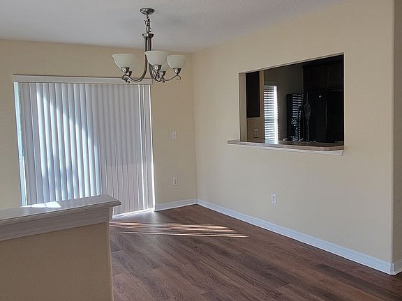 4th image of 391 Carina Cir #1