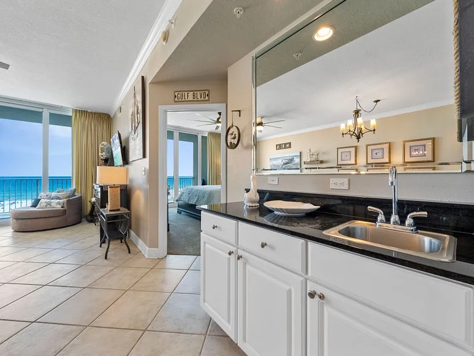 365 E Beach Blvd #ID1508130P