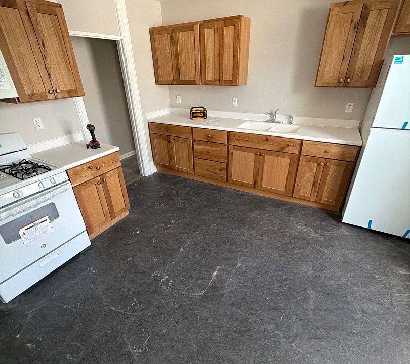 1st image of 2717 Van Buren St #3