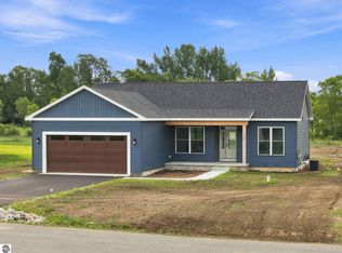 1139 Magnolia Dr, Traverse City, MI 49696