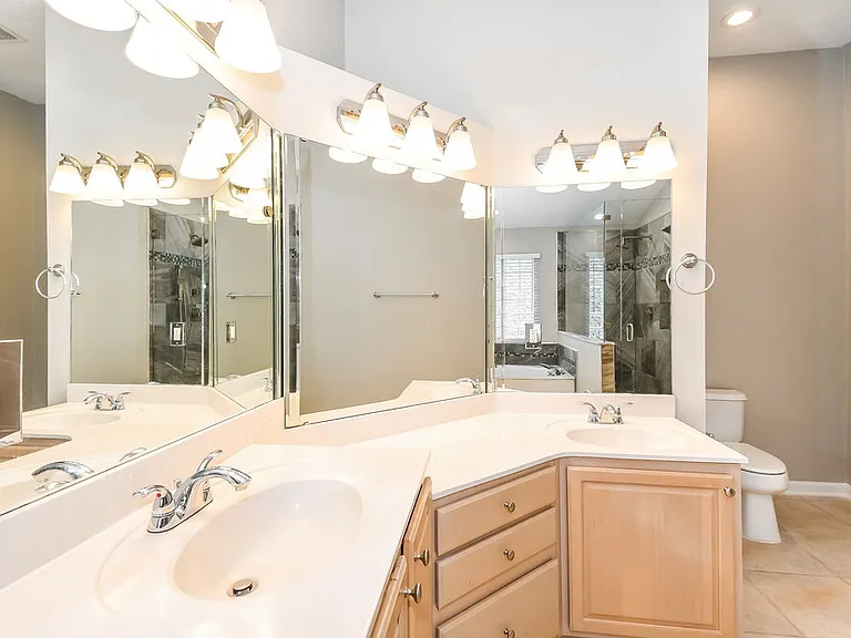 6065 Winding Bridge Dr — Photo 11