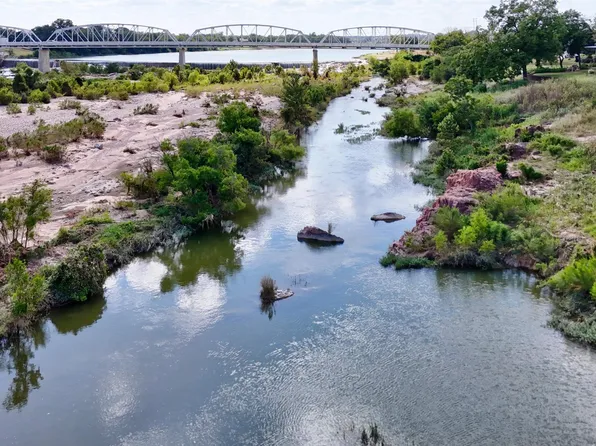 2 Walden Way, Llano, TX 78643