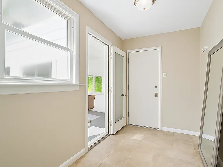 6818 Vernon Ave — Photo 11