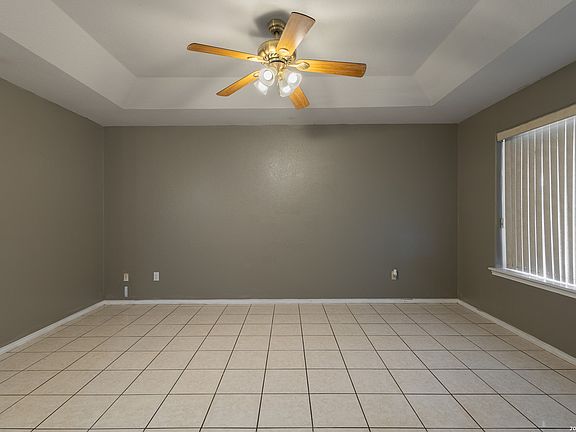 3rd image of 401 Keli Circle