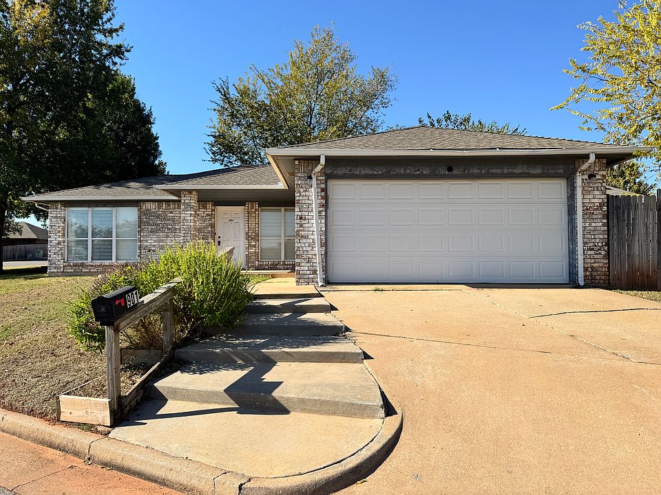 1st image of 901 NW 172nd St