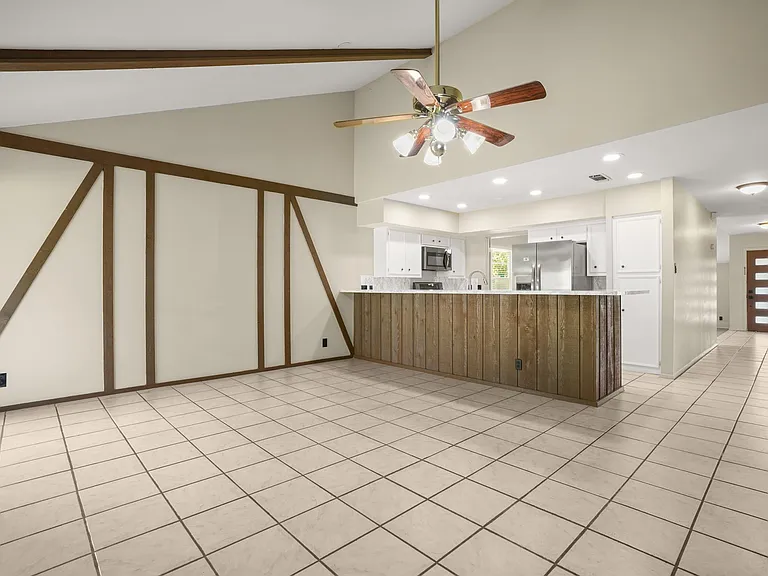 7302 Sevilla Dr — Photo 15
