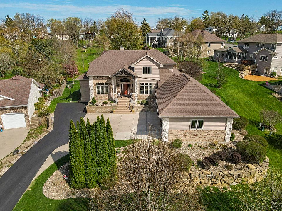 1st image of 109 Greve Cir