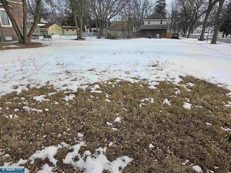 1st image of 2724 2nd Ave E