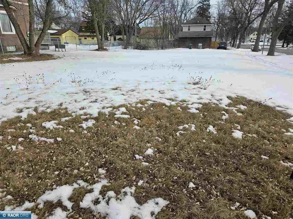2724 2nd Ave E, Hibbing, MN 55746