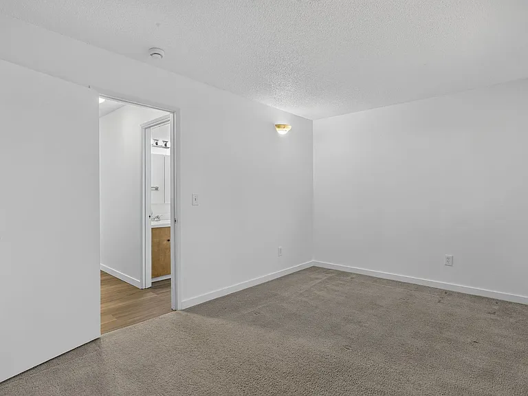 2527 NW Savier St — Photo 18