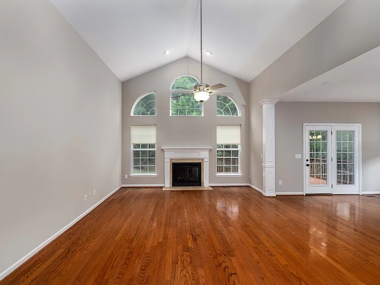 1204 Beech Hollow Dr — Photo 7