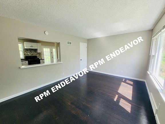 4th image of 11941 Raymond Ave