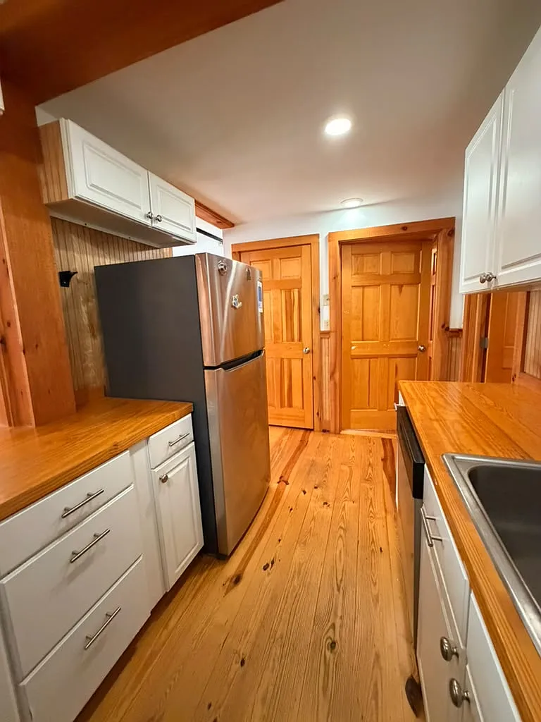 2 bed, 1000 sqft, $2,090 — Photo 2