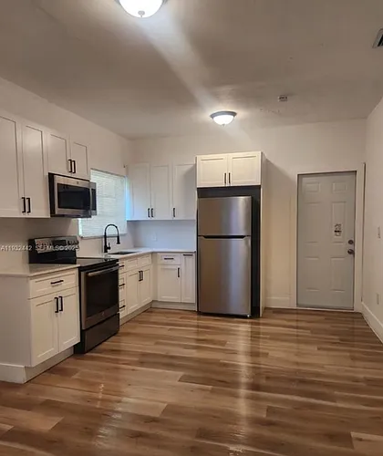 451 NE 35th St #45 Photo 1