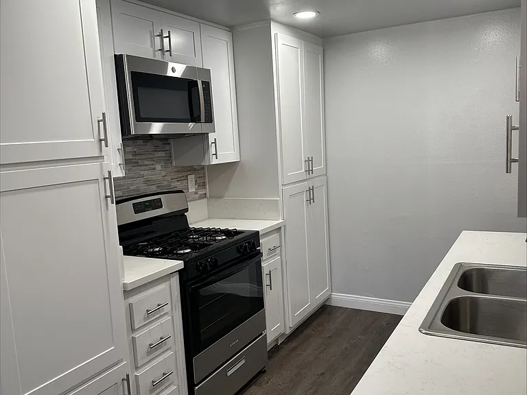 Arroyo Vista Apartments — Photo 18