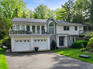 4621 Woodburn Pl, West Vancouver, BC V7S 2W8