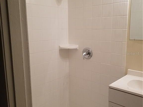 5th image of 708 Plumosa Ave