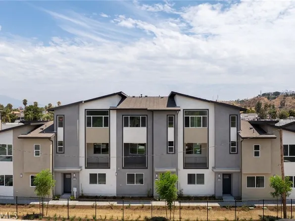 1152 Santo Antonio Dr, Colton, CA 92324