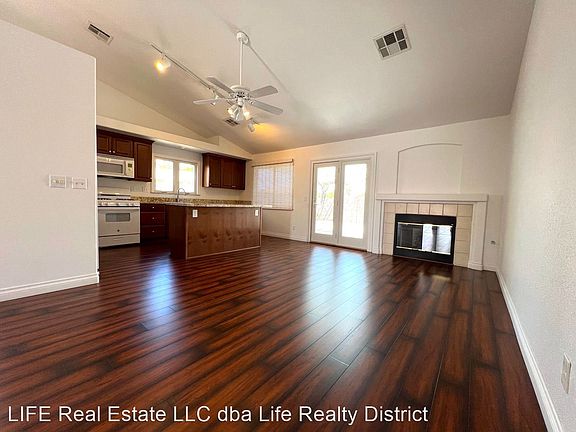 5th image of 244 Coopergrove Dr