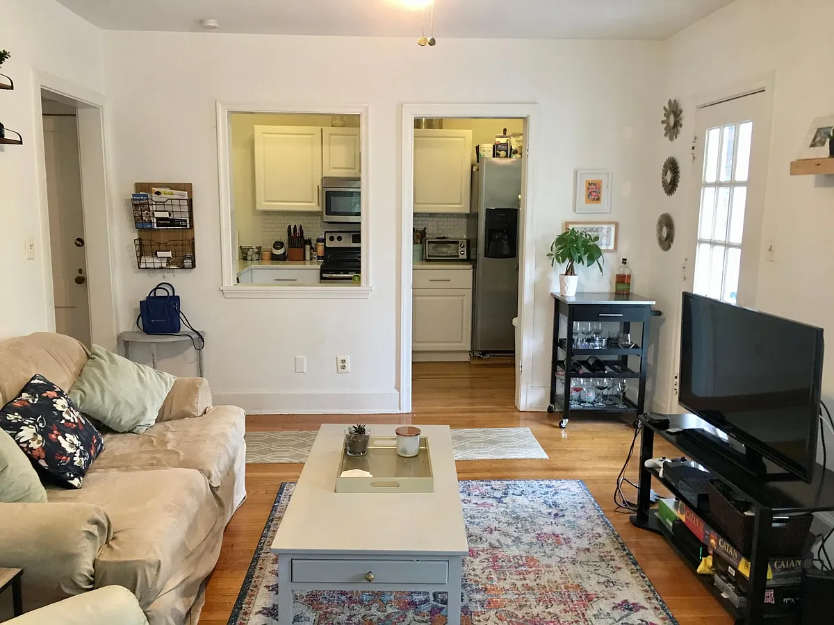 Building Photo - 605 N Irving St #22