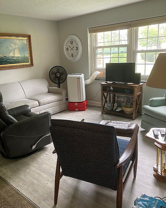 1st image of 1249 Lakeshore Dr APT 140
