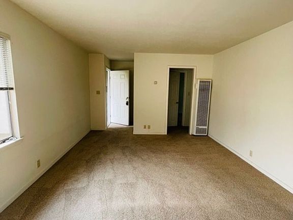2nd image of 900 Fremont St APT 3
