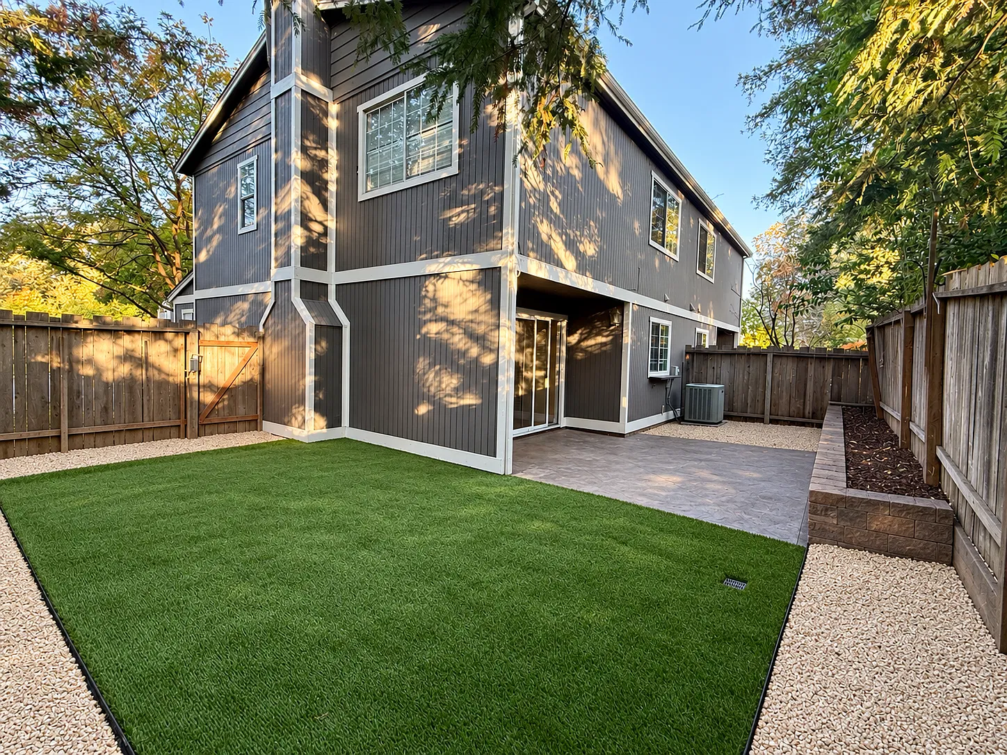 3 bed, 2.5 bath, 1390 sqft, $3,500 — Photo 3