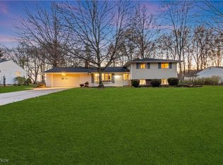 6816 Westview Dr, Brecksville, OH 44141