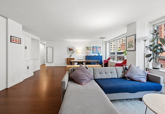3rd image of 200 E 94th St APT 522