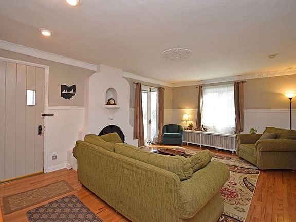 2nd image of 1515 Larry Ave