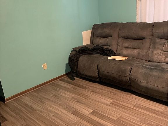 3rd image of 25 Hawk Rdg