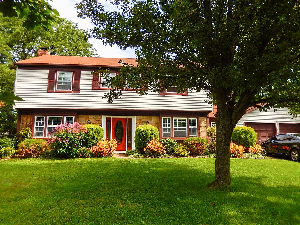 1st image of 5 Hadley Ct