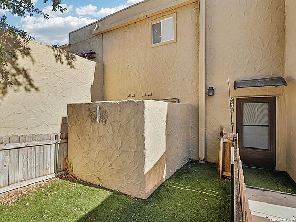 3rd image of 531 Sand Bend Drive Unit C