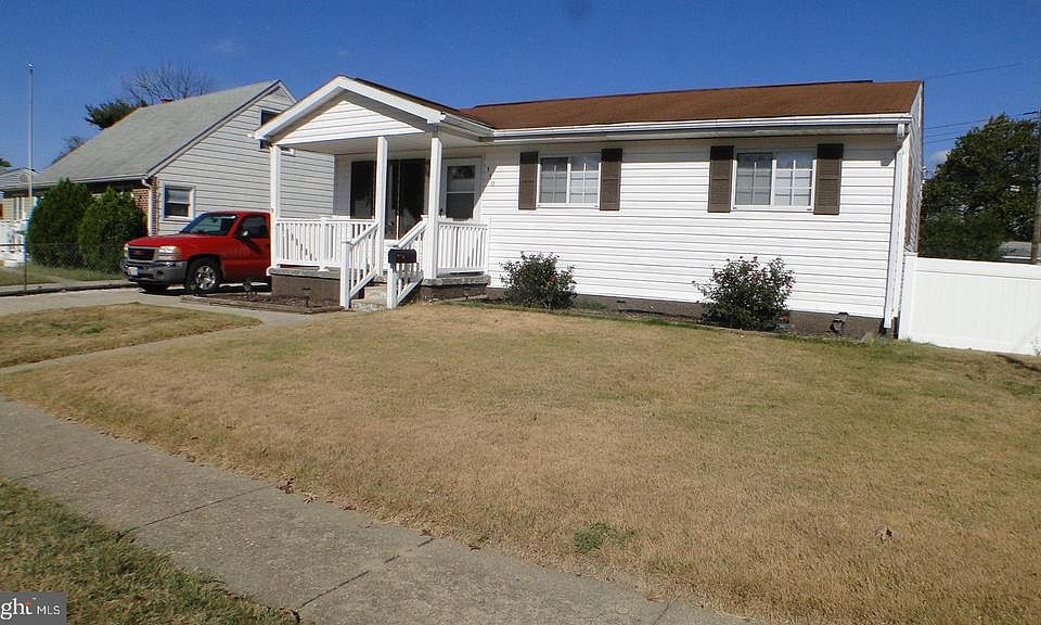 1st image of 110 Hollywood Dr