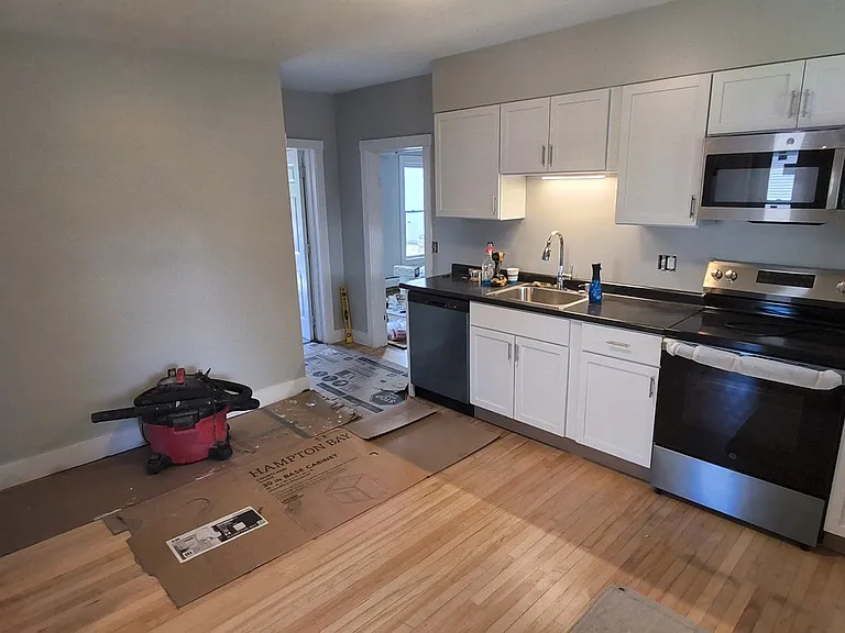 87 Temple St #1 — Photo 3
